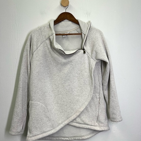 Athleta - Cozy Karma Asymmetrical Pullover Long Sleeve Sweater Size Medium - Picture 10 of 14